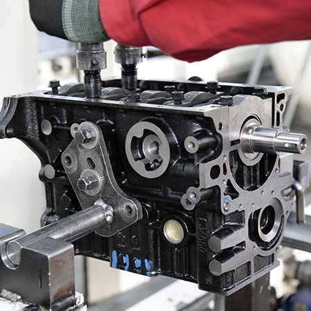 CNC honing for hydraulic, automotive, and aerospace bores. Cross-hatch pattern, plateau finish, exact ID tolerance — pass inspection first time, every batch.